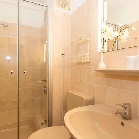 Lord Nelson App_ 805 Apartment *